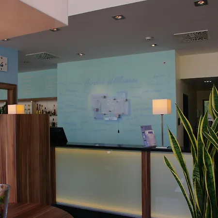 Express By Ihg Hotel 3*
