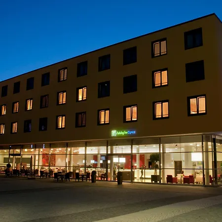 Express By Ihg Hotel