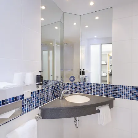 ホリデイ エクスプレス シンゲン 3* ジンゲン