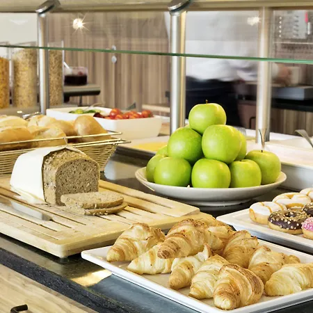Express By Ihg Hotel 3*