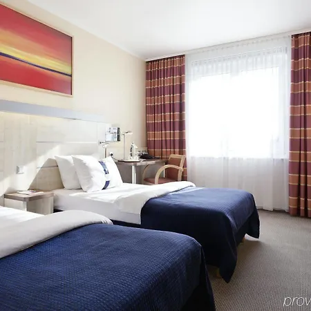 Express By Ihg Hotel 3*